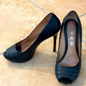 L.A.M.B. Open toe shoes size 8M, great shape